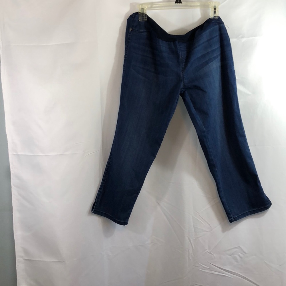 Maternity Cropped Jeans Size XL
